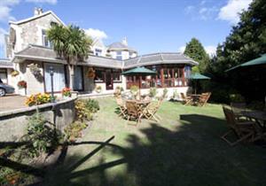 A quiet Bed & Breakfast retreat close to the sea.